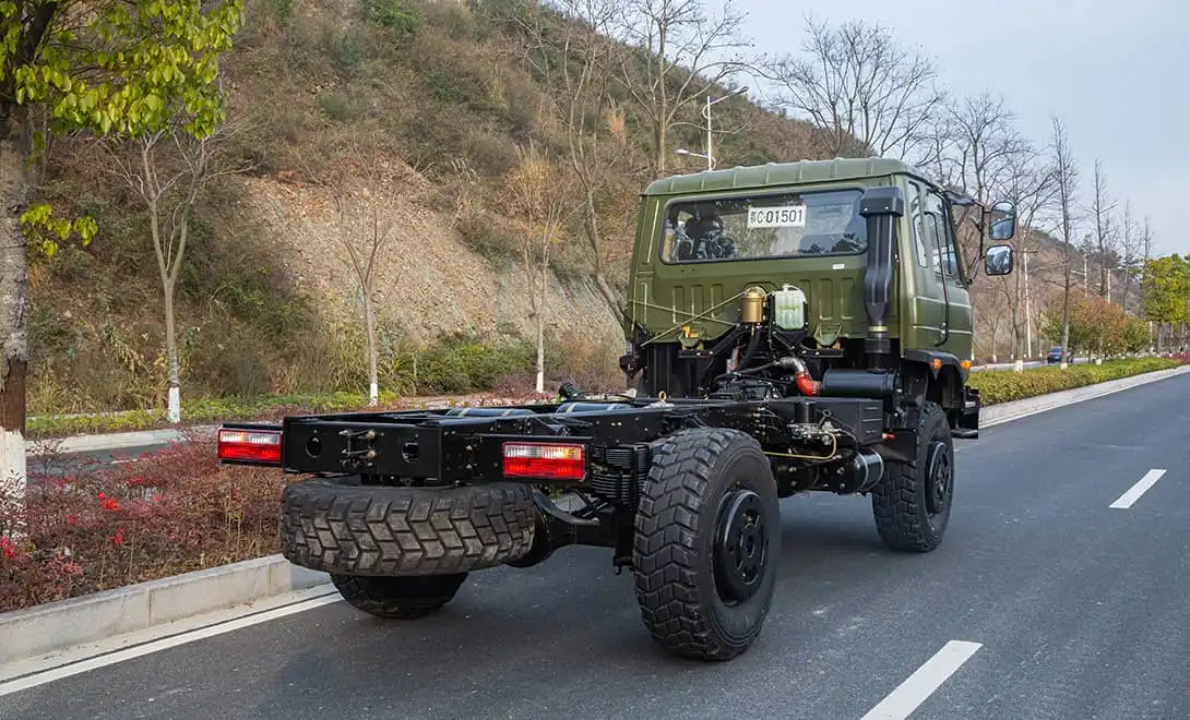 All-wheel drive truck chassis All-wheel drive truck chassis
