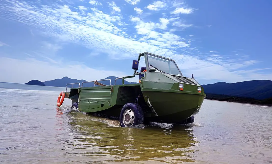 4x4 Amphibious Vehicle 4x4 Amphibious Vehicle