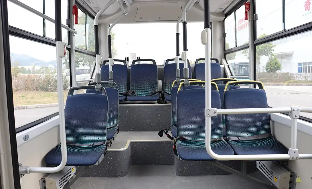 Small pure electric city bus Small pure electric city bus