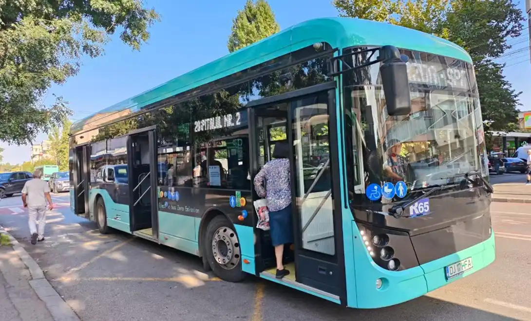 Three door 12m electric city bus Three door 12m electric city bus